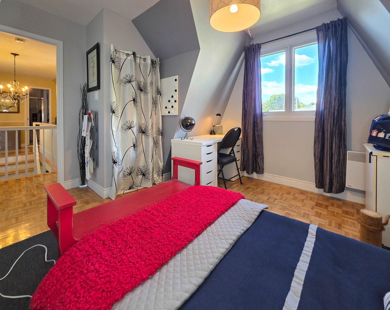 Bedroom - 8115 Av. Niagara, Brossard, QC - Indoor Photo Showing Bedroom