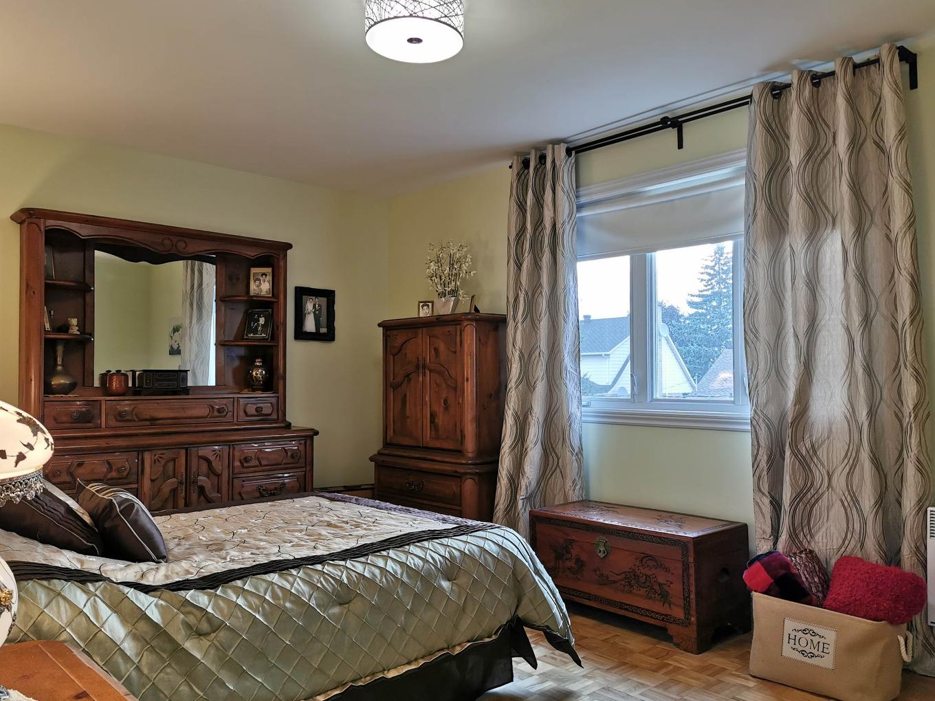 Bedroom - 8115 Av. Niagara, Brossard, QC - Indoor Photo Showing Bedroom