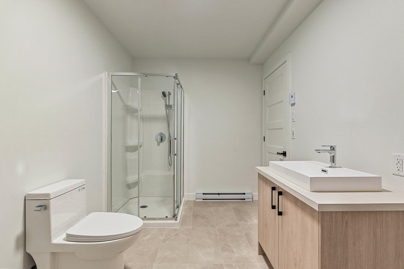 Bathroom - Rue Siméon-Drolet, Québec (Les Rivières), QC