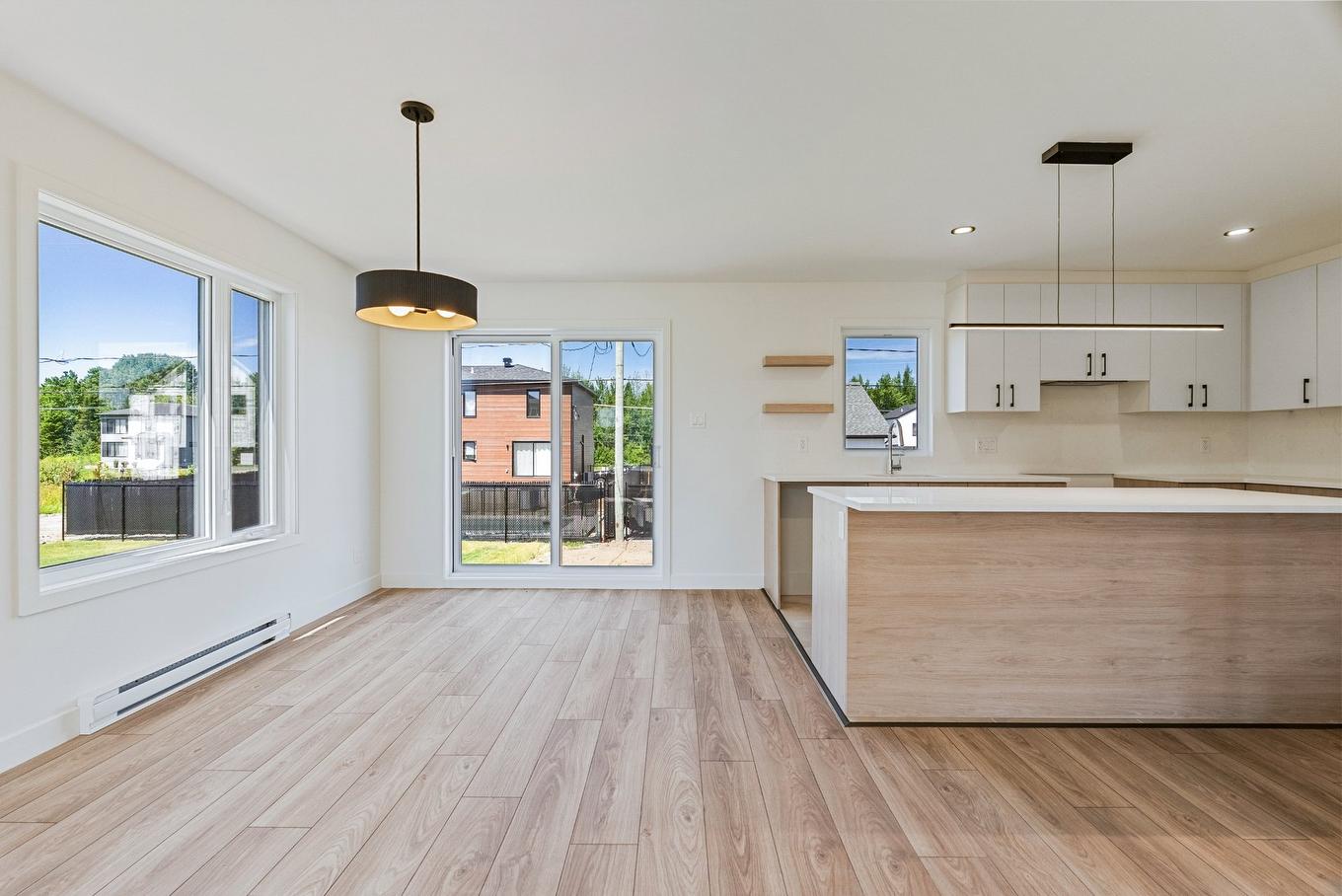 Dining room - Rue Siméon-Drolet, Québec (Les Rivières), QC