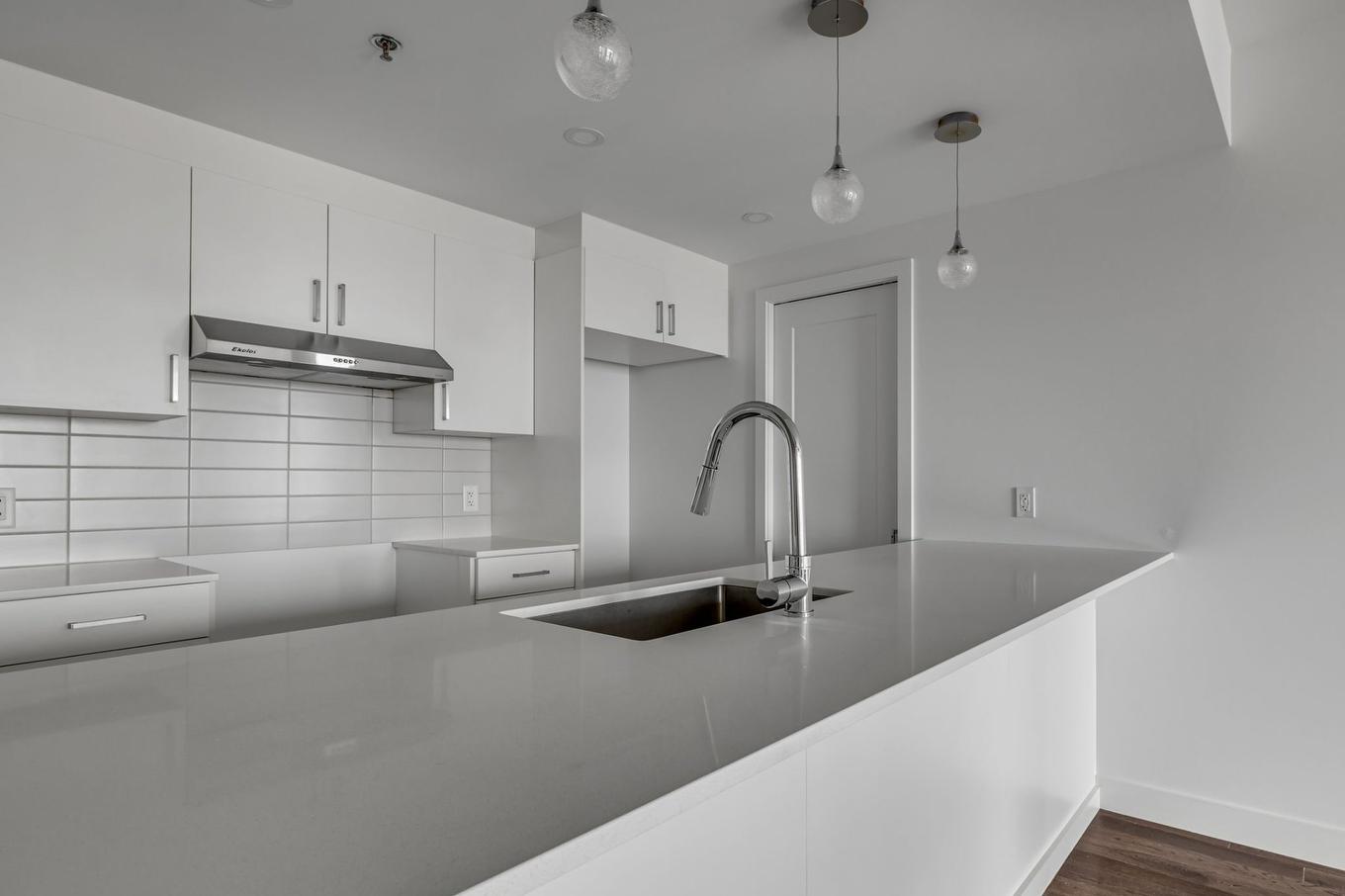 Cuisine - 1035-5620 Rue J.-B.-Michaud, Lévis (Desjardins), QC - Indoor Photo Showing Kitchen With Upgraded Kitchen