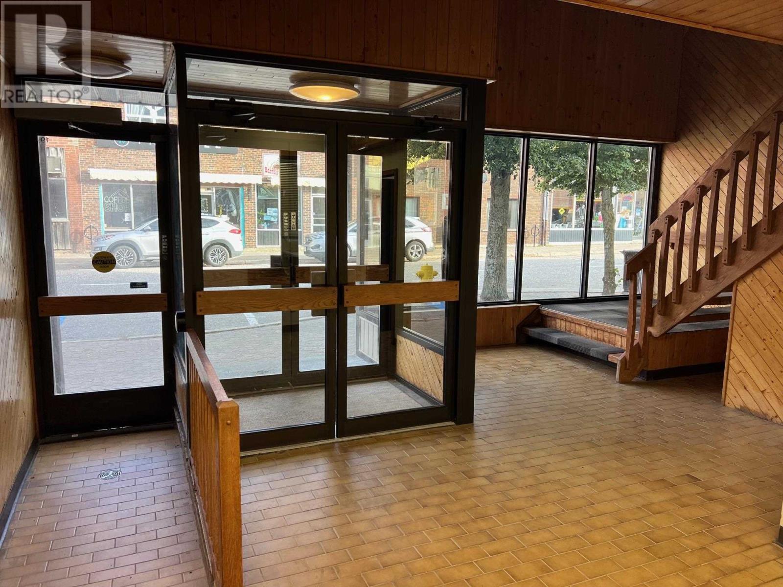 19 Woodward Ave, Blind River, ON