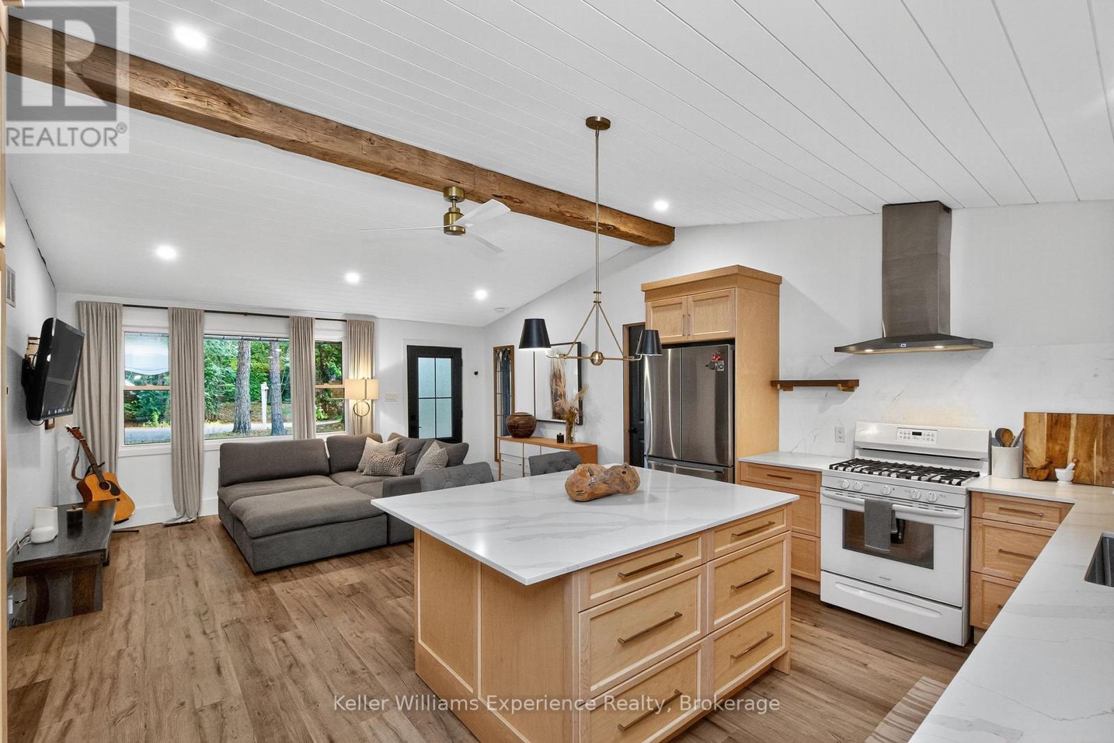 1694 Tiny Beaches Road S, Tiny, ON - Indoor Photo Showing Kitchen