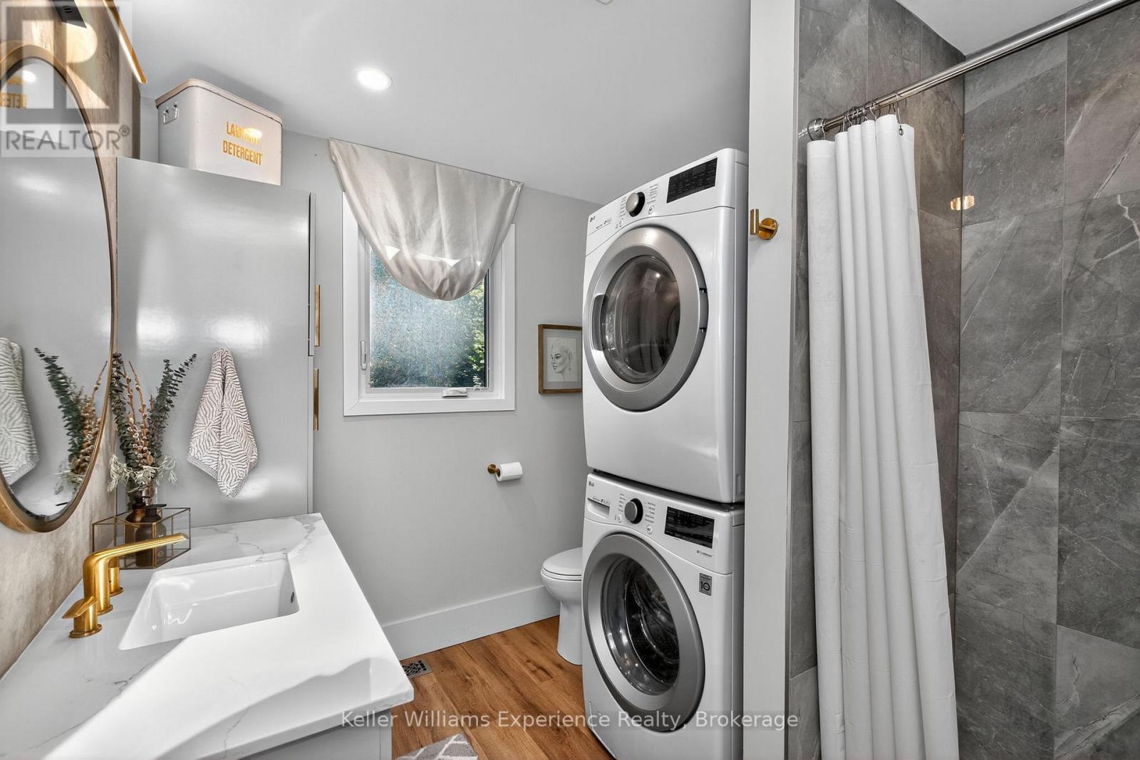 1694 Tiny Beaches Road S, Tiny, ON - Indoor Photo Showing Laundry Room