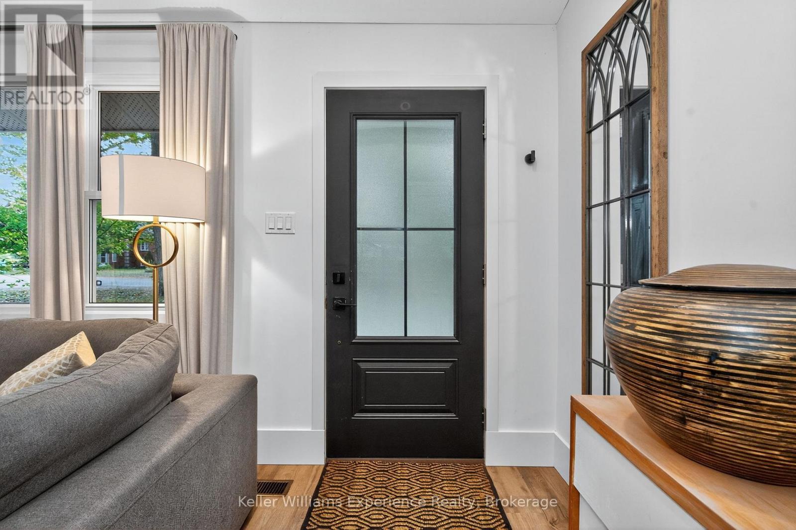 1694 Tiny Beaches Road S, Tiny, ON - Indoor Photo Showing Other Room