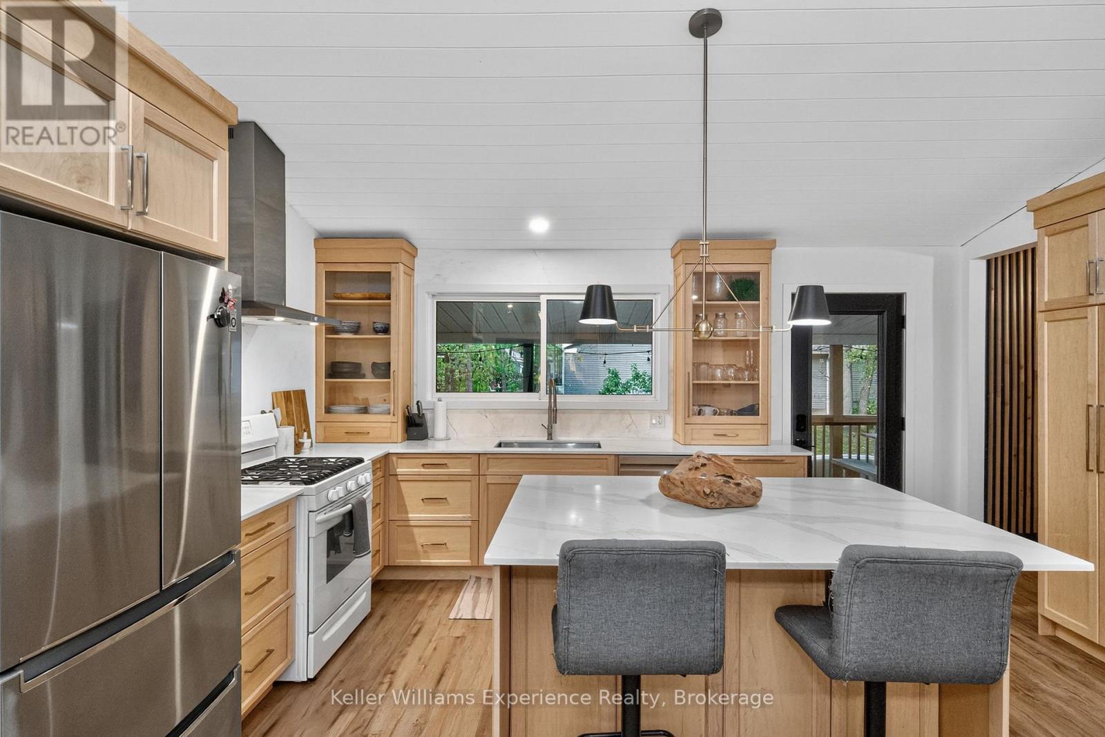 1694 Tiny Beaches Road S, Tiny, ON - Indoor Photo Showing Other Room