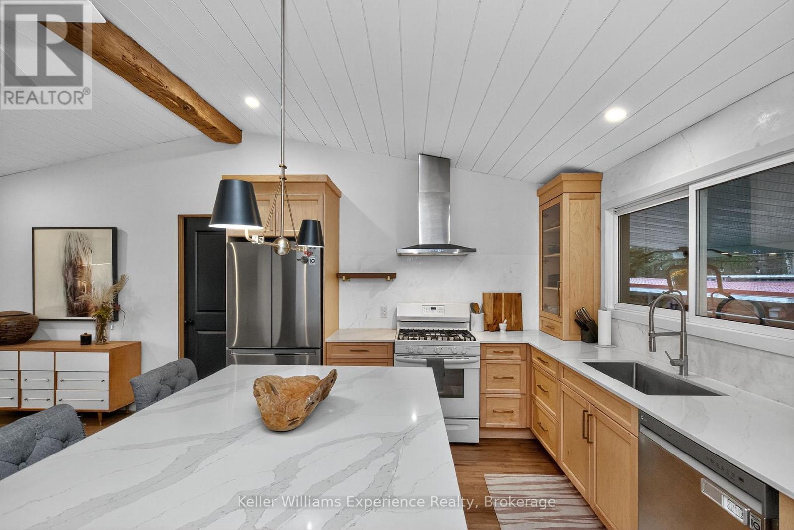 1694 Tiny Beaches Road S, Tiny, ON - Indoor Photo Showing Kitchen