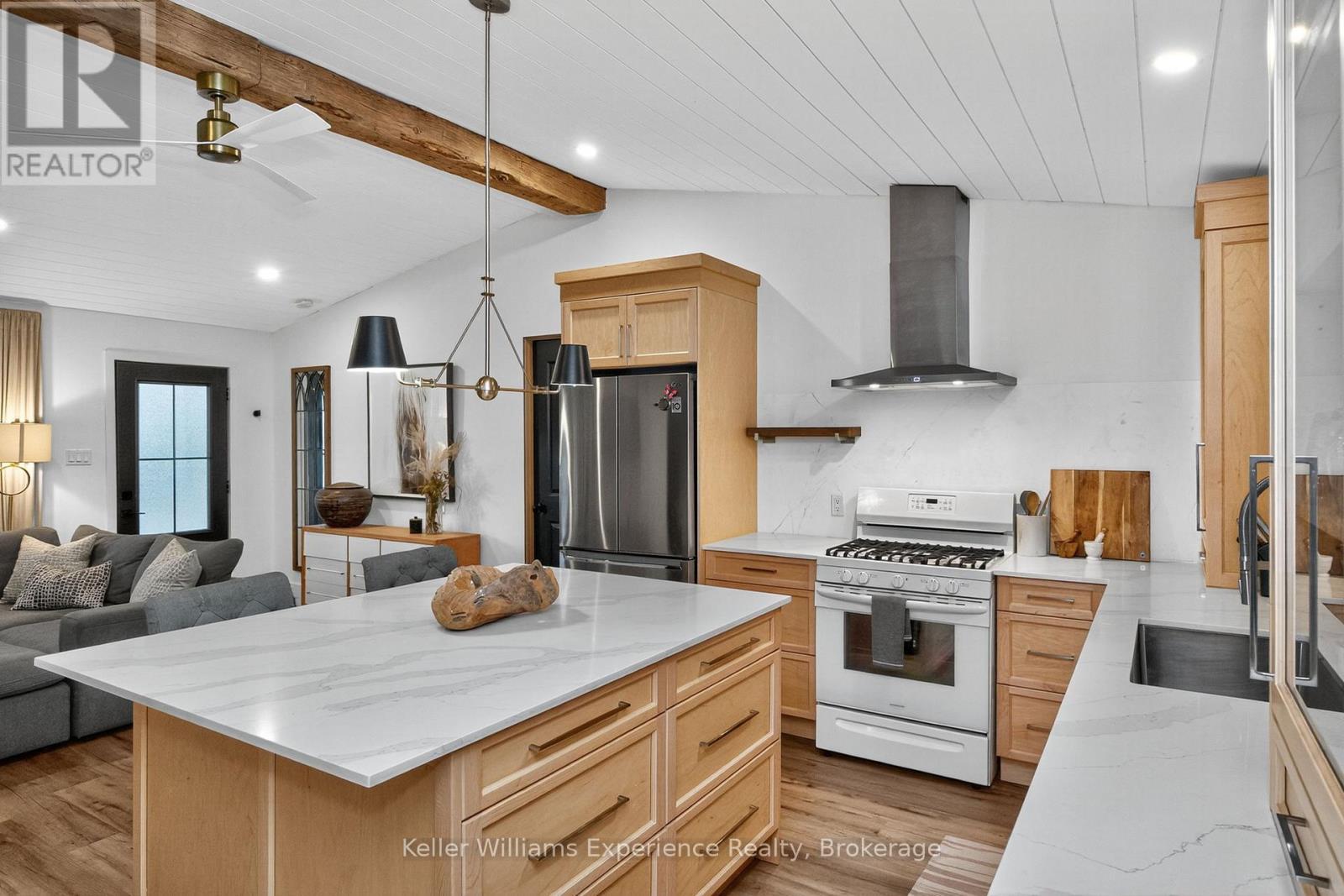 1694 Tiny Beaches Road S, Tiny, ON - Indoor Photo Showing Kitchen