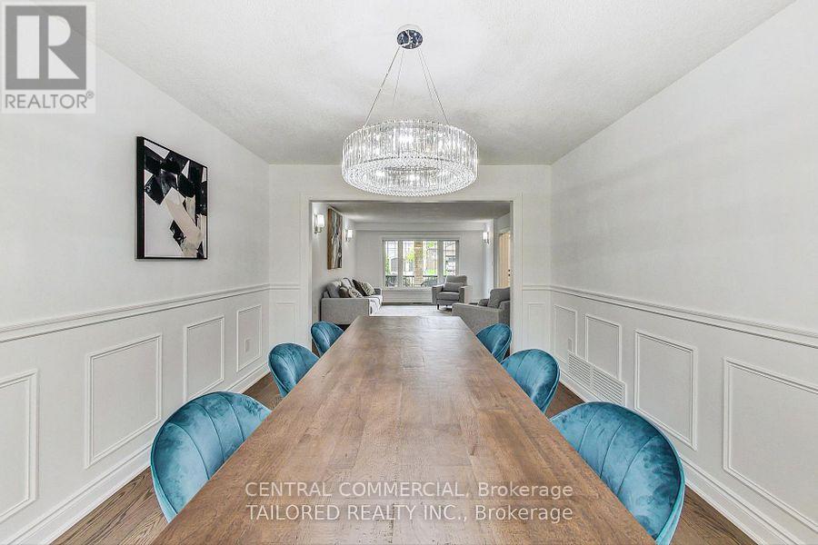 35 Mackay Drive, Richmond Hill, ON - Indoor Photo Showing Dining Room