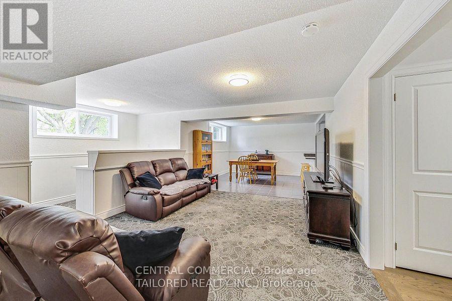 35 Mackay Drive, Richmond Hill, ON - Indoor