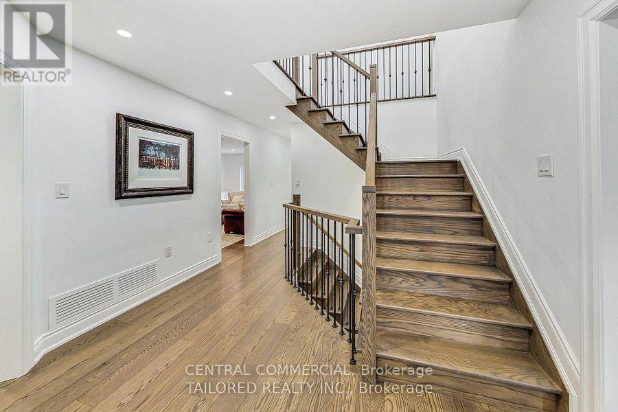 35 Mackay Drive, Richmond Hill, ON - Indoor Photo Showing Other Room