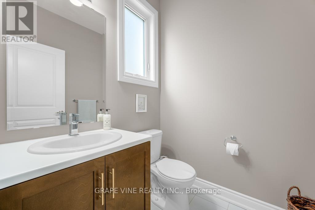 862 Oat Straw Way, Ottawa, ON - Indoor Photo Showing Bathroom