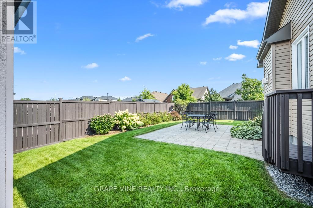 862 Oat Straw Way, Ottawa, ON - Outdoor With Backyard
