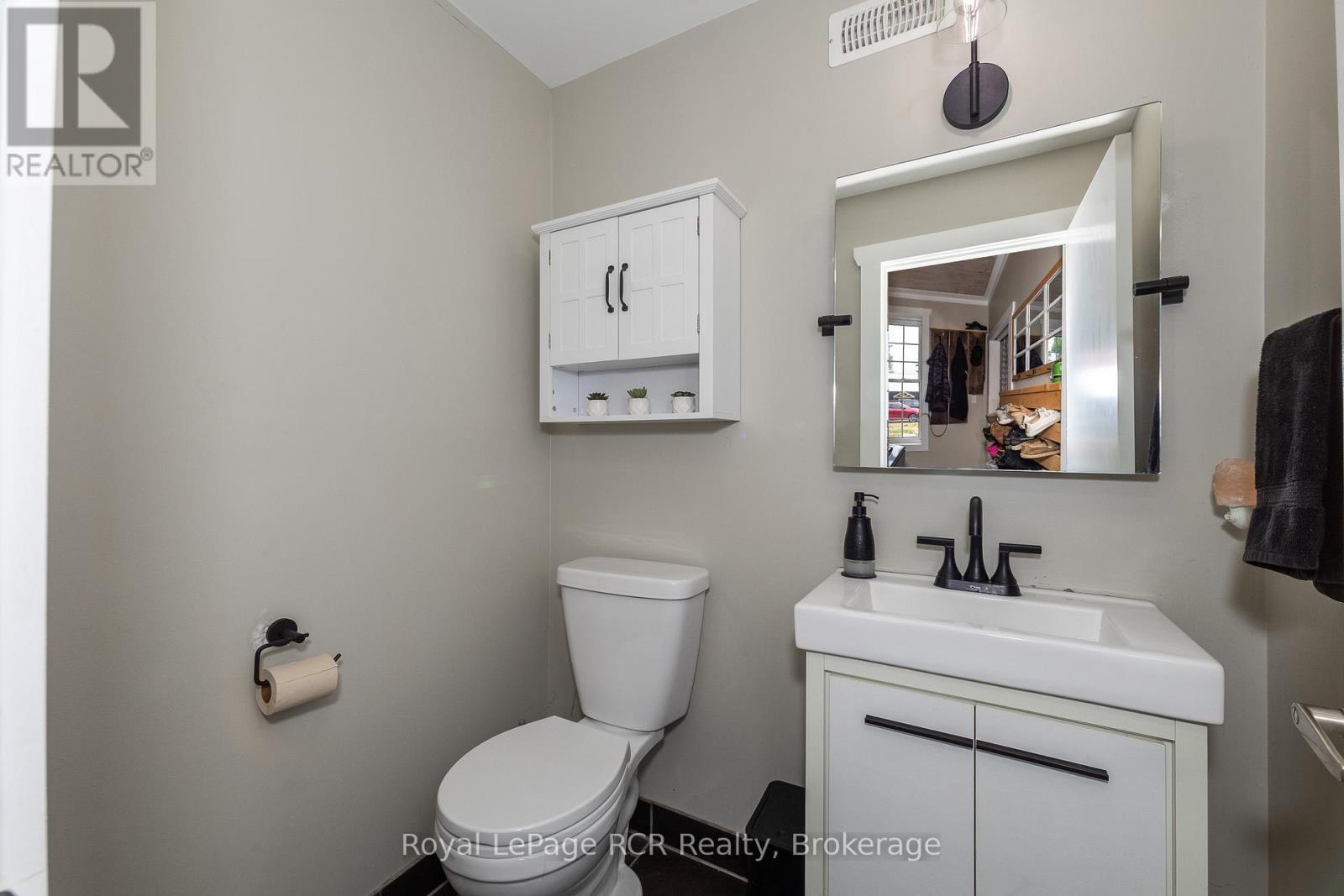 773760 Highway 10, Grey Highlands, ON - Indoor Photo Showing Bathroom