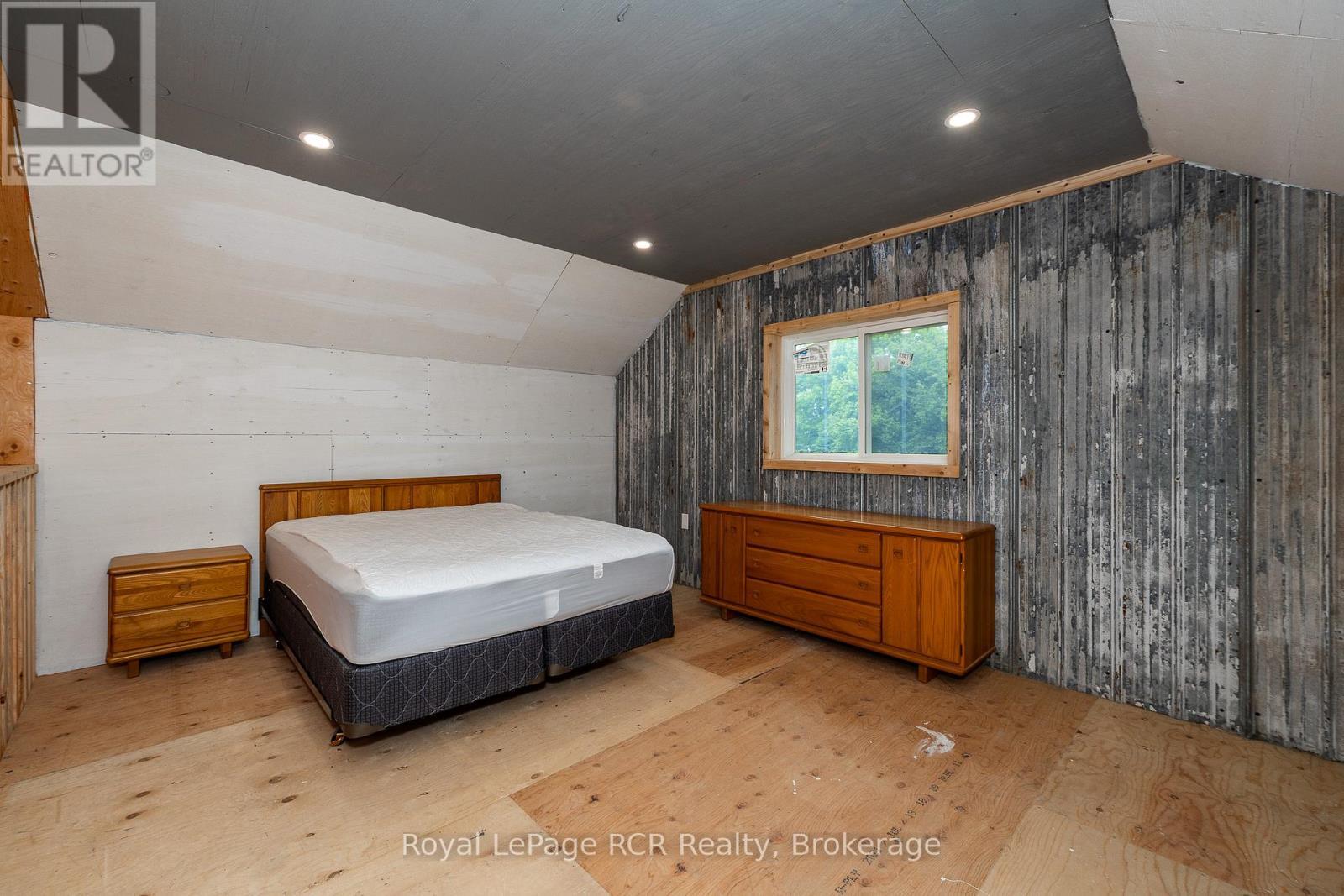 773760 Highway 10, Grey Highlands, ON - Indoor Photo Showing Bedroom
