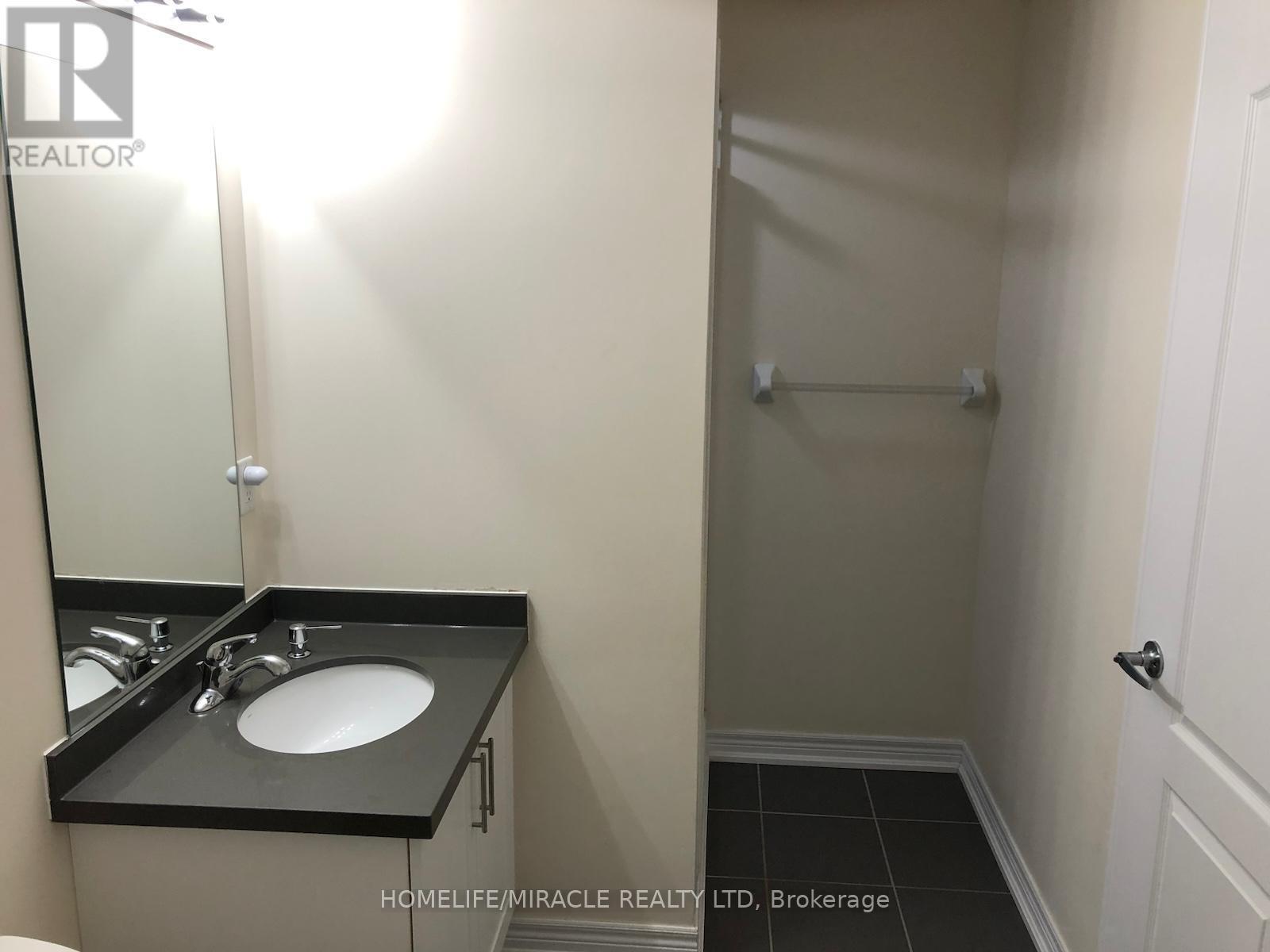 31 Banbridge Crescent, Brampton, ON - Indoor Photo Showing Bathroom