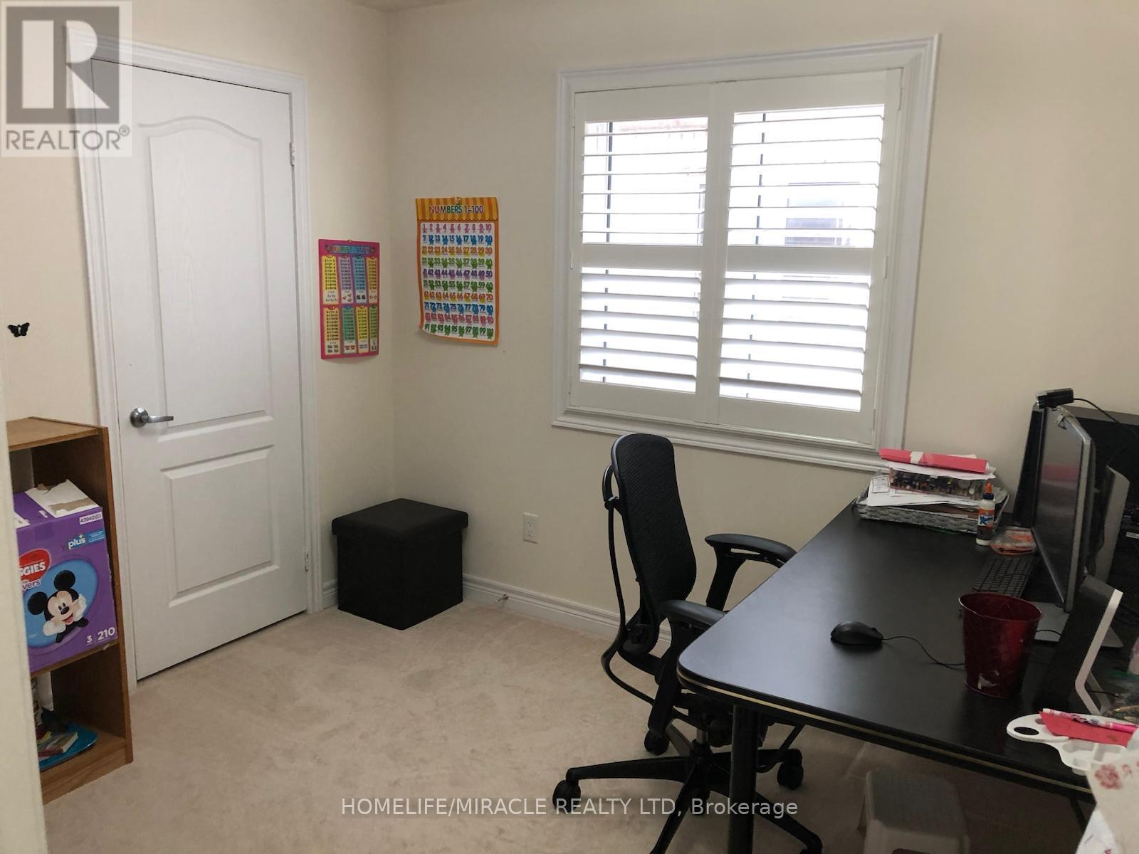 31 Banbridge Crescent, Brampton, ON - Indoor Photo Showing Office