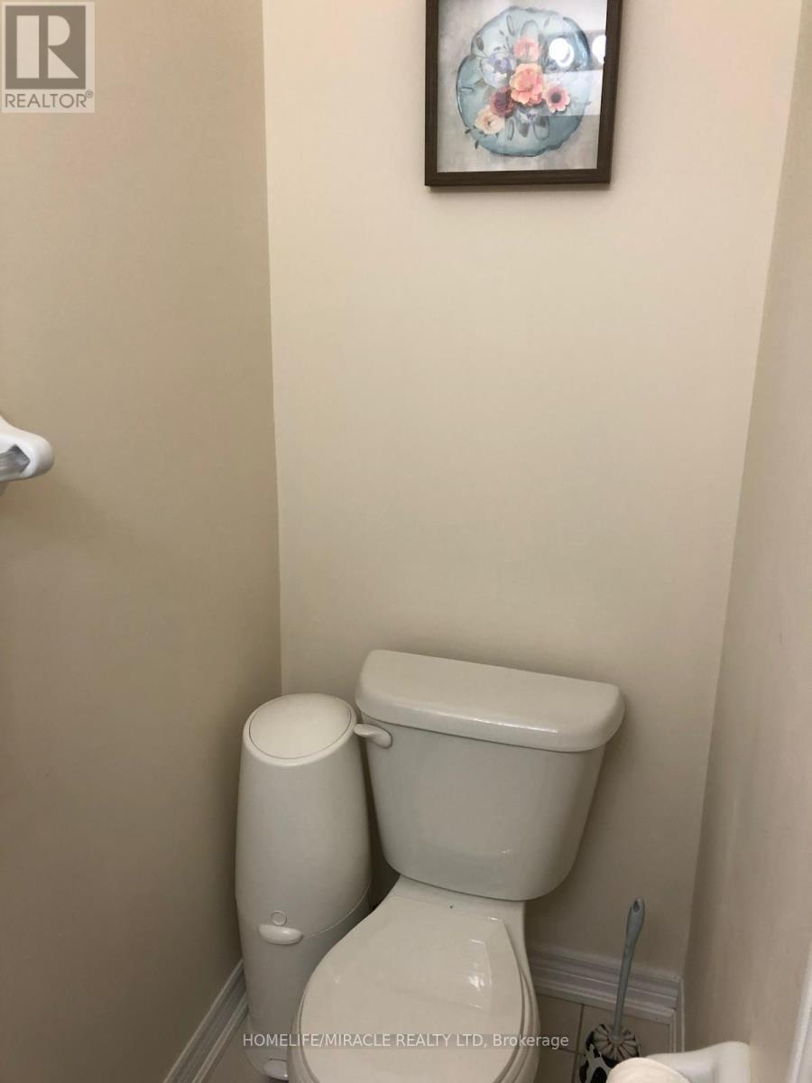 31 Banbridge Crescent, Brampton, ON - Indoor Photo Showing Bathroom