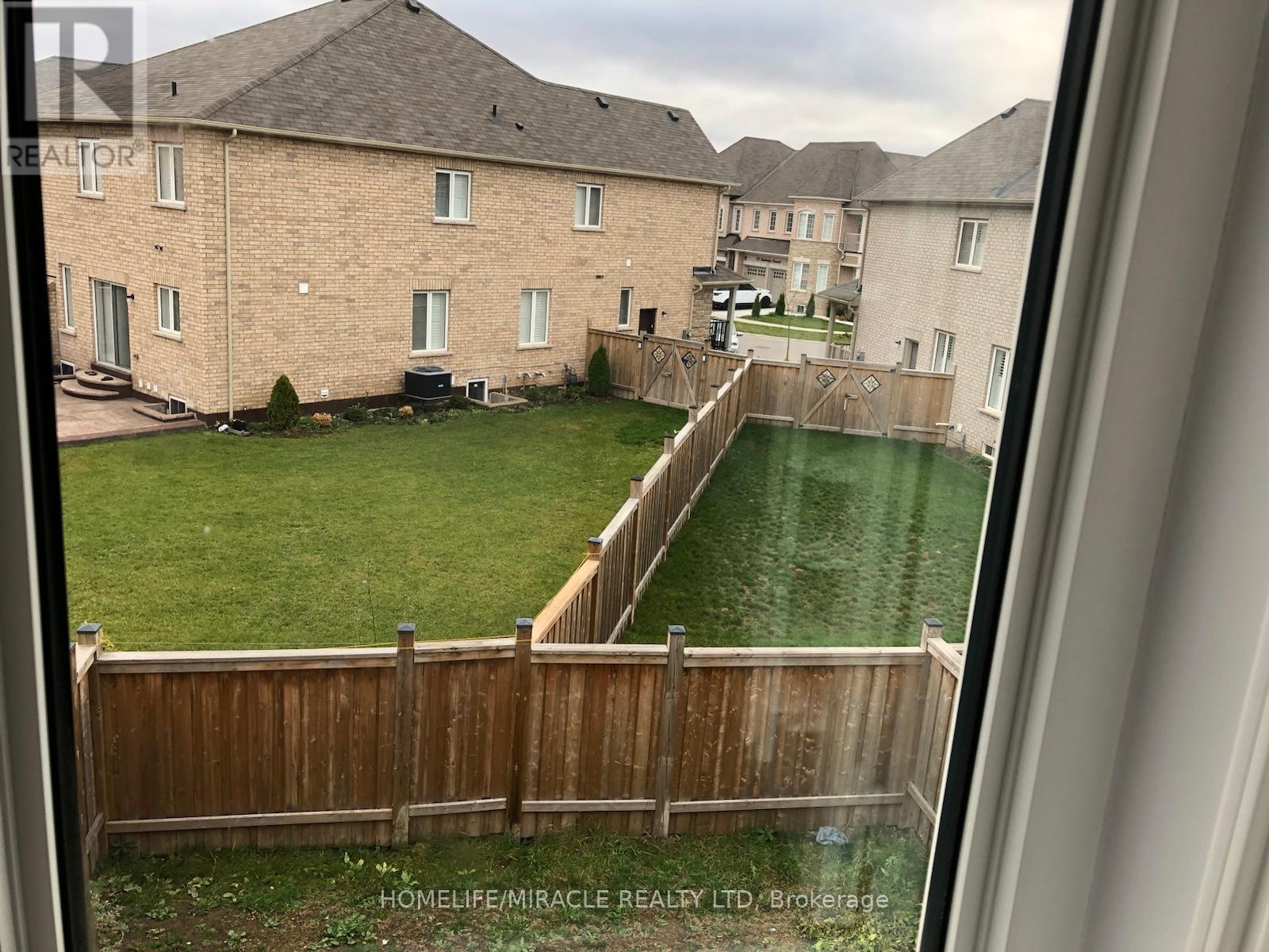 31 Banbridge Crescent, Brampton, ON - Outdoor