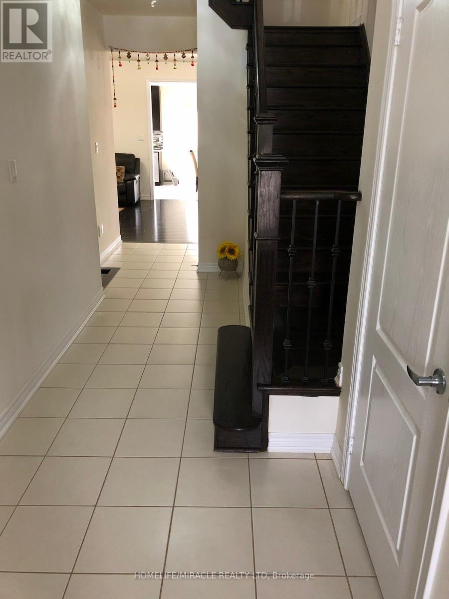 31 Banbridge Crescent, Brampton, ON - Indoor Photo Showing Other Room