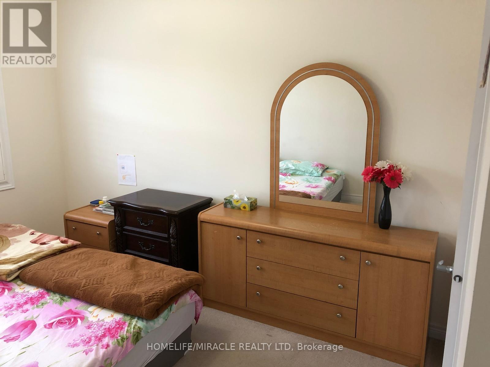 31 Banbridge Crescent, Brampton, ON - Indoor Photo Showing Bedroom