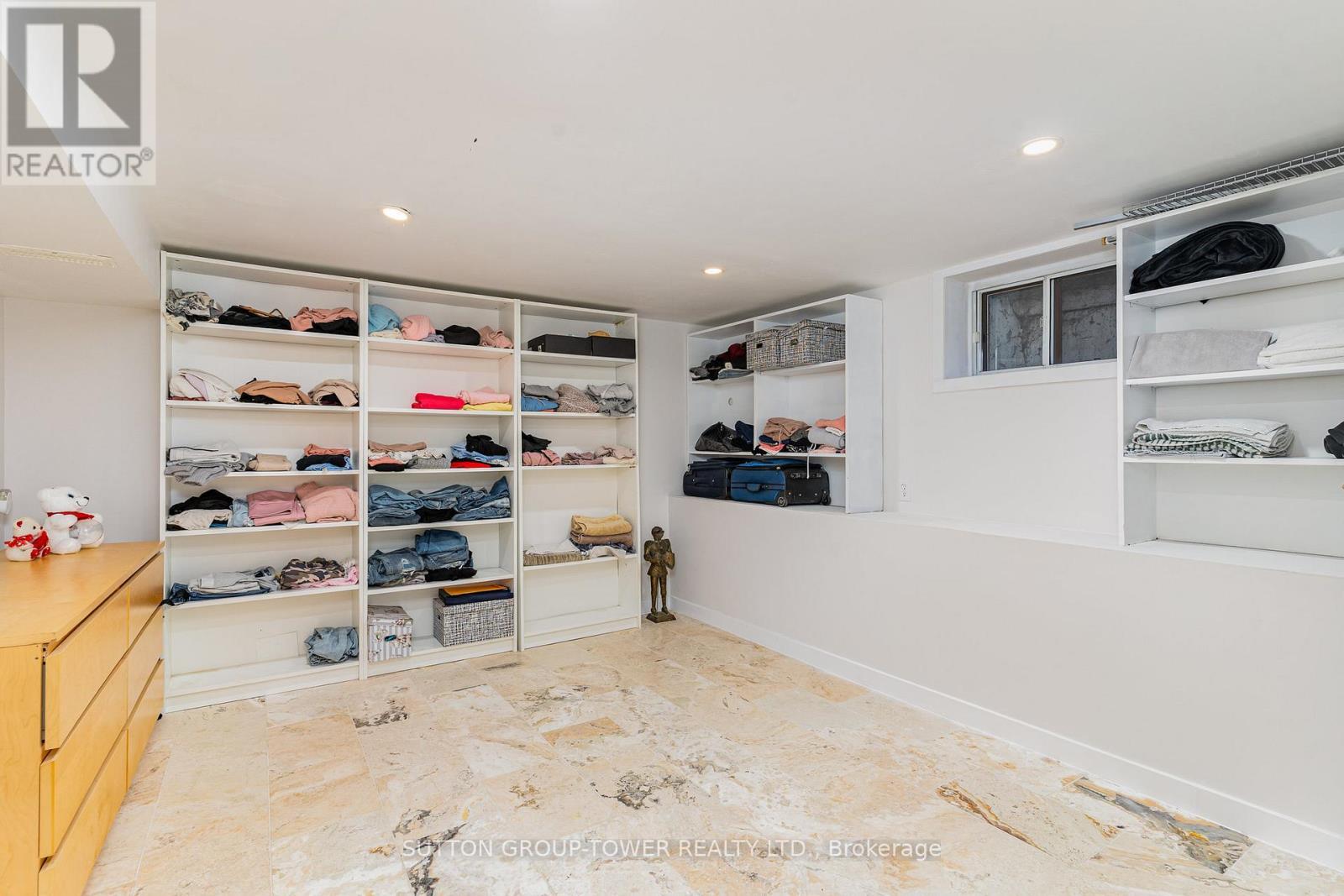 1037 Leilani Drive, Mississauga, ON - Indoor