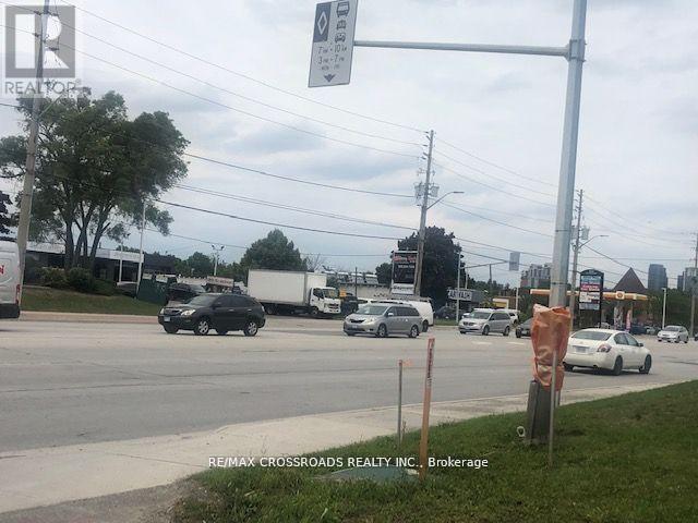 2100 Dundas Street E, Mississauga, ON