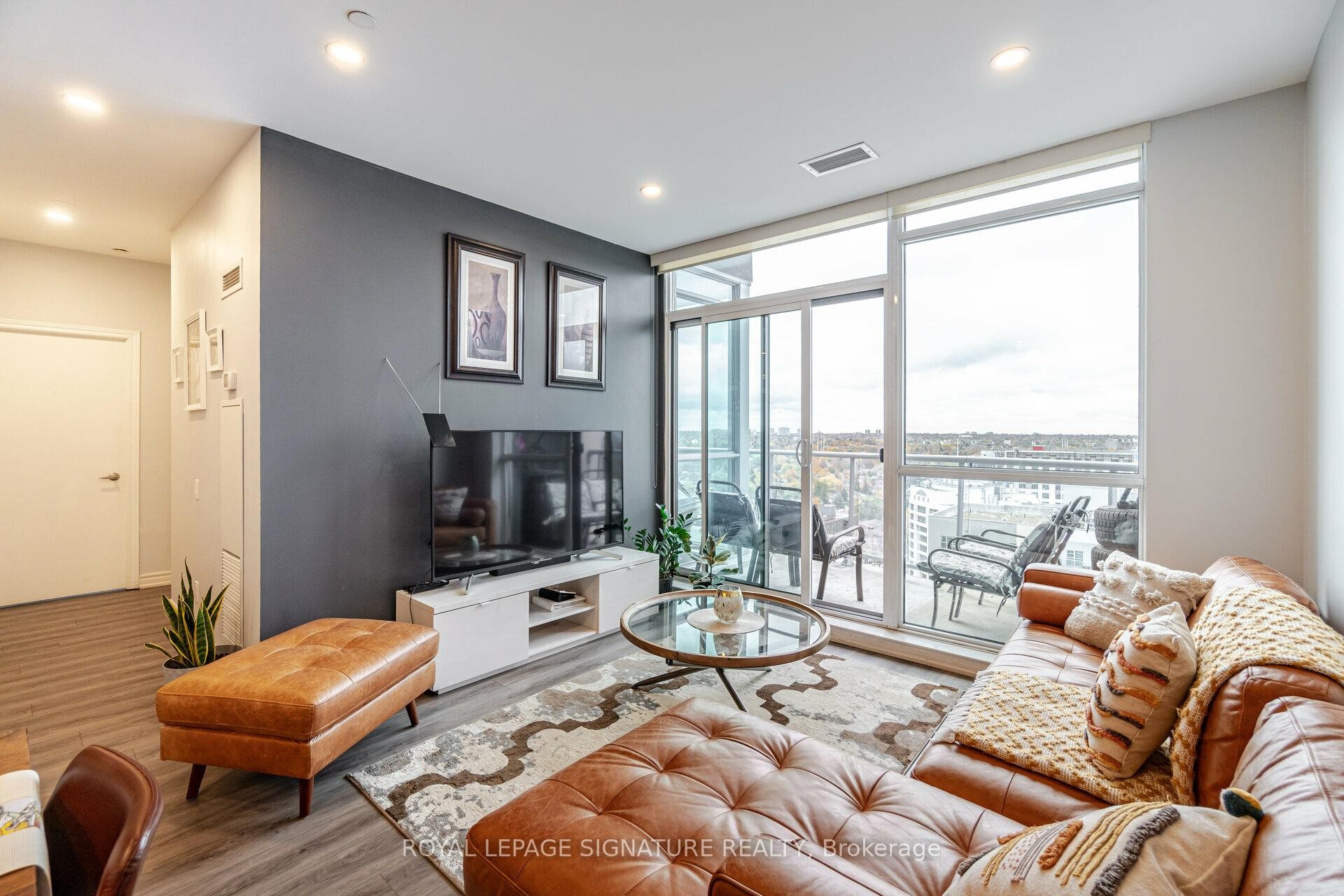 Ph01-1328 Birchmount Road, Toronto, ON - Indoor Photo Showing Living Room