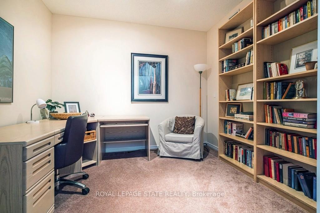 401-4000 Creekside Drive, Hamilton, ON - Indoor Photo Showing Office