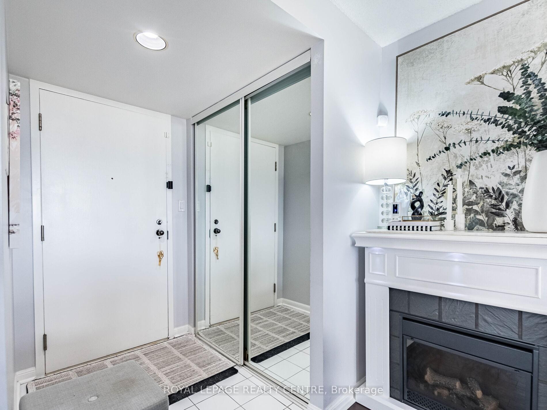 601-50 Eglinton Avenue W, Mississauga, ON - Indoor With Fireplace