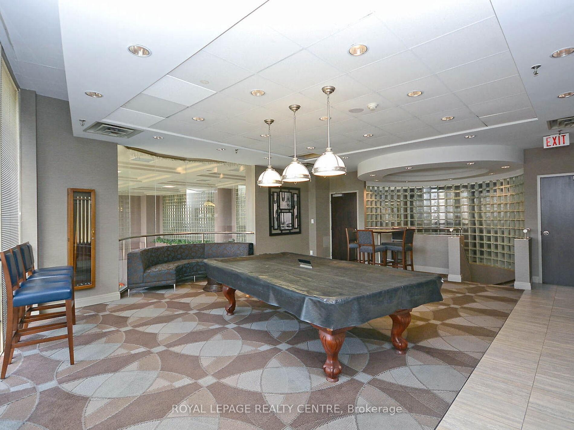 601-50 Eglinton Avenue W, Mississauga, ON - Indoor Photo Showing Other Room