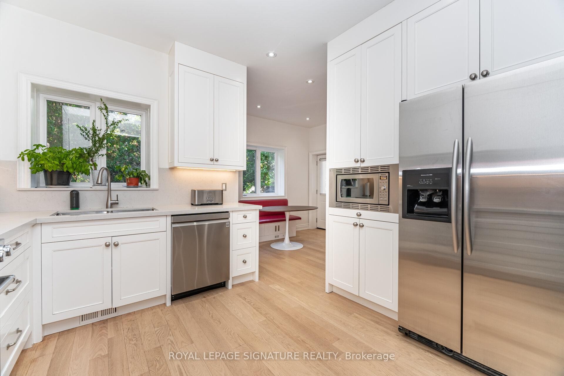 114 Fairholme Avenue, Toronto, ON - Indoor Photo Showing Kitchen With Stainless Steel Kitchen