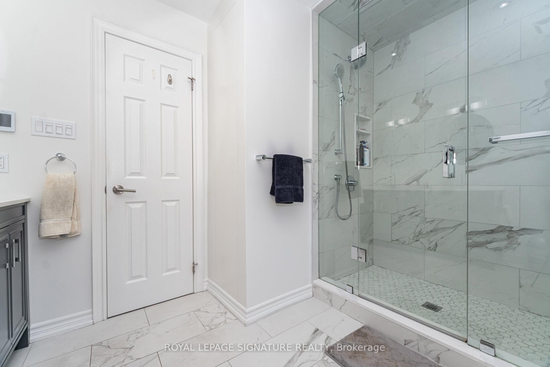 114 Fairholme Avenue, Toronto, ON - Indoor Photo Showing Bathroom