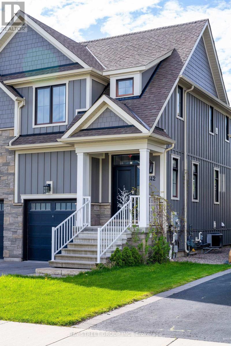 142 Yellow Birch Crescent, Blue Mountains, ON - Outdoor With Facade