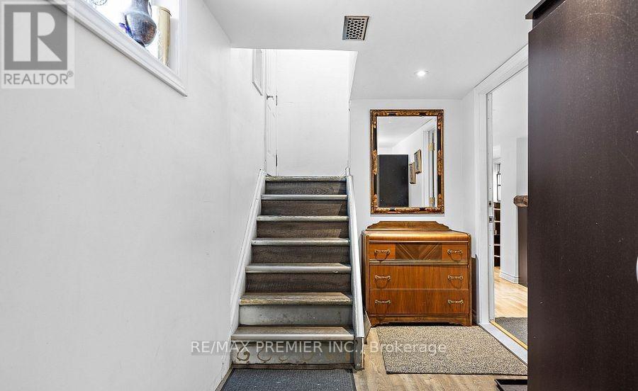 Main Floor - 24 Hucknall Road, Toronto, ON - Indoor Photo Showing Other Room