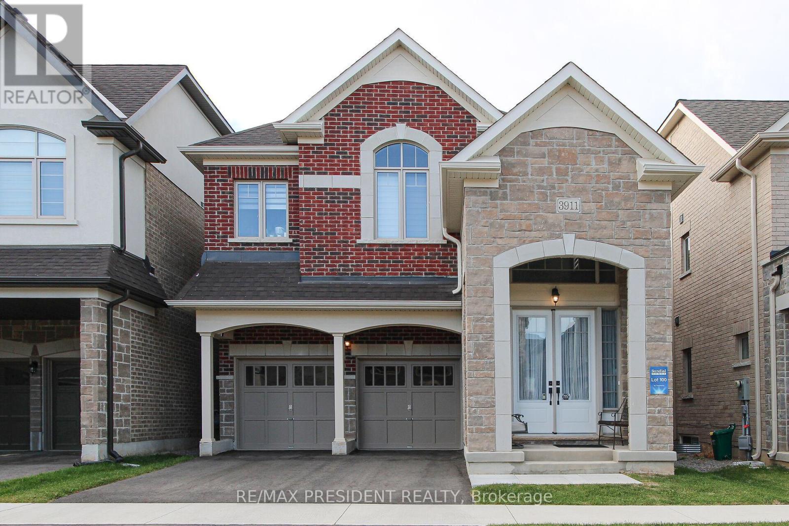 3911 Koenig Road, Burlington, ON - Outdoor With Facade