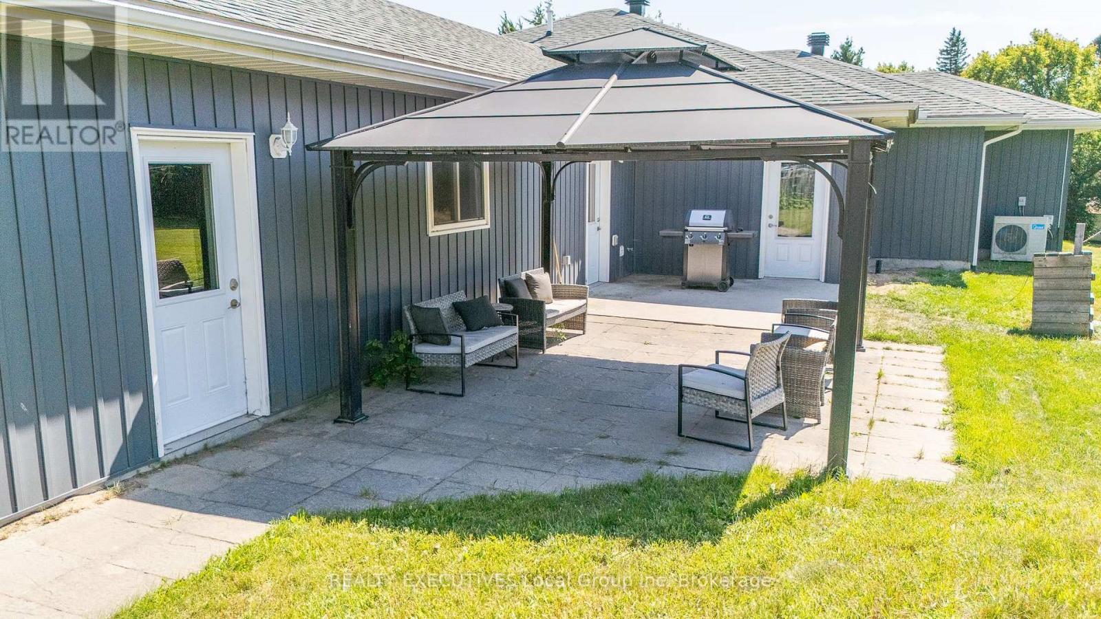 98 Memorial Park Drive E, Powassan, ON - Outdoor With Exterior