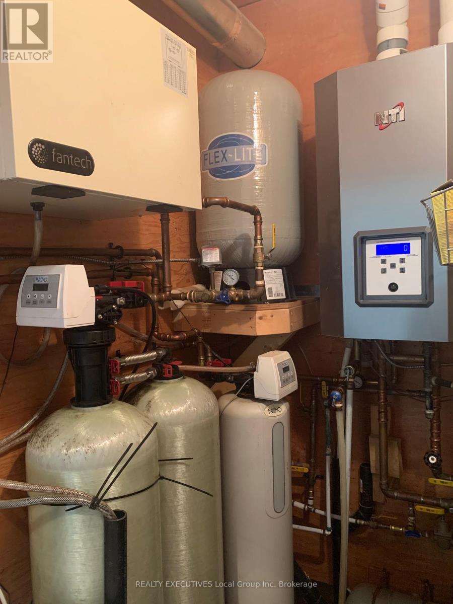 98 Memorial Park Drive E, Powassan, ON - Indoor Photo Showing Basement