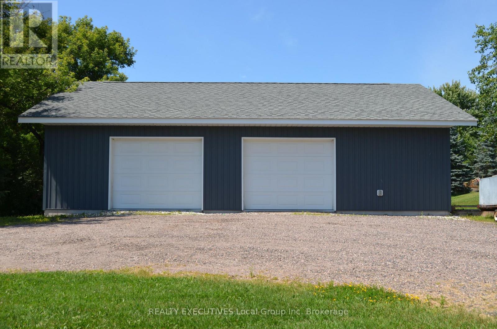 98 Memorial Park Drive E, Powassan, ON - Outdoor