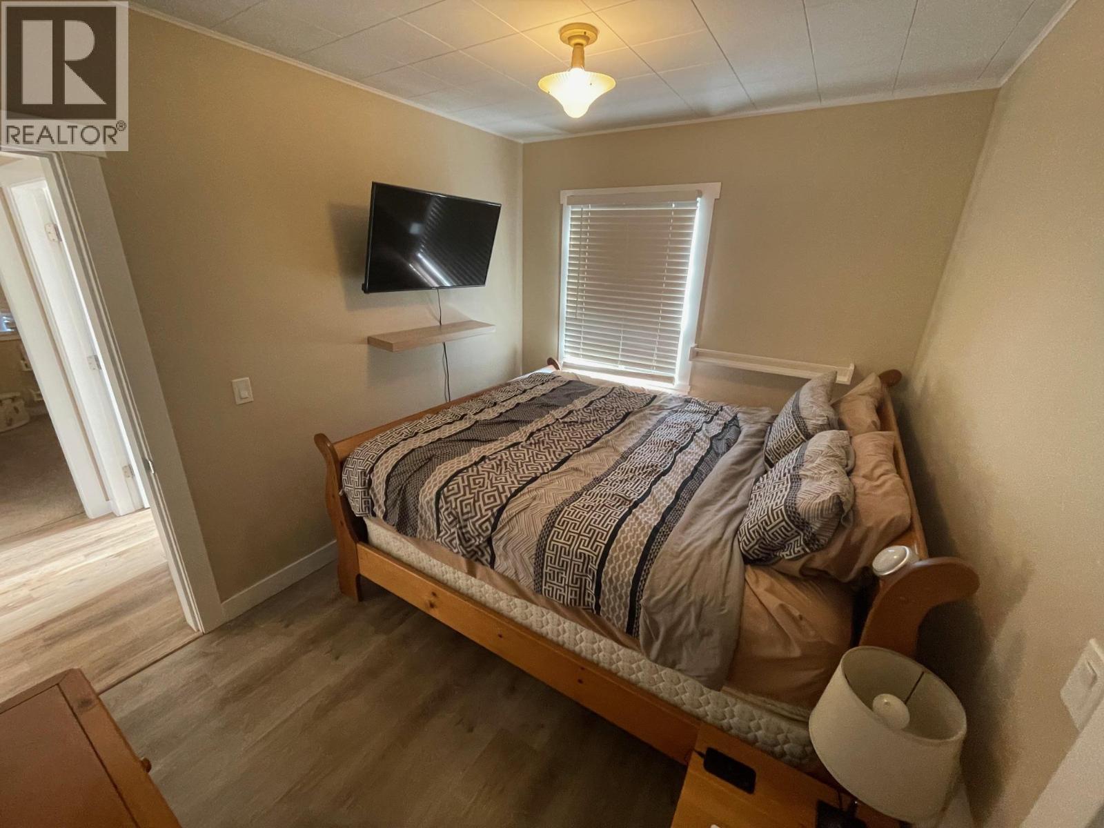 6569 19Th Street, Grand Forks, BC - Indoor Photo Showing Bedroom