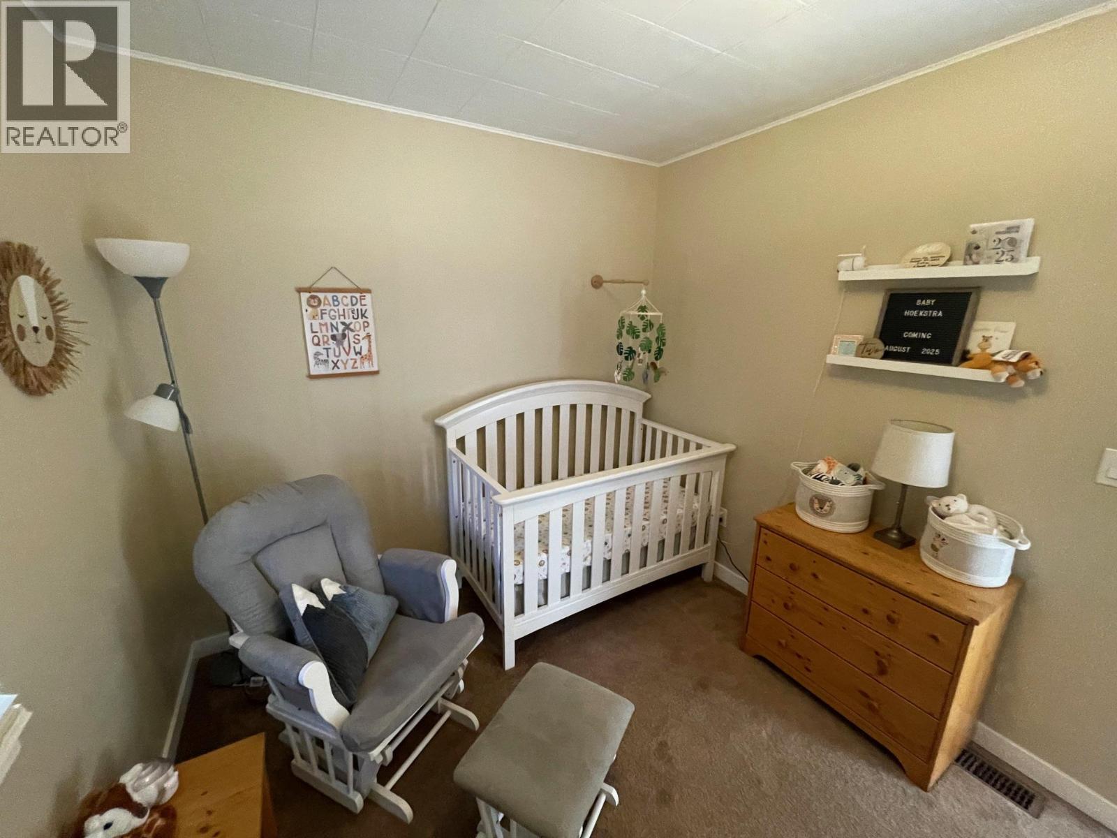 6569 19Th Street, Grand Forks, BC - Indoor Photo Showing Bedroom