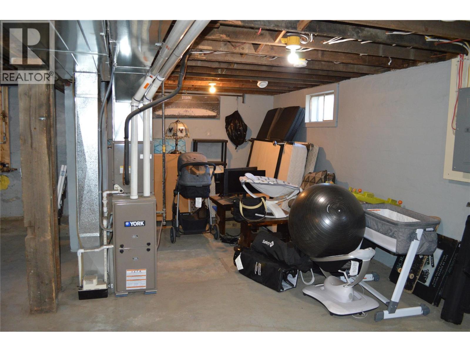 6569 19Th Street, Grand Forks, BC - Indoor Photo Showing Basement
