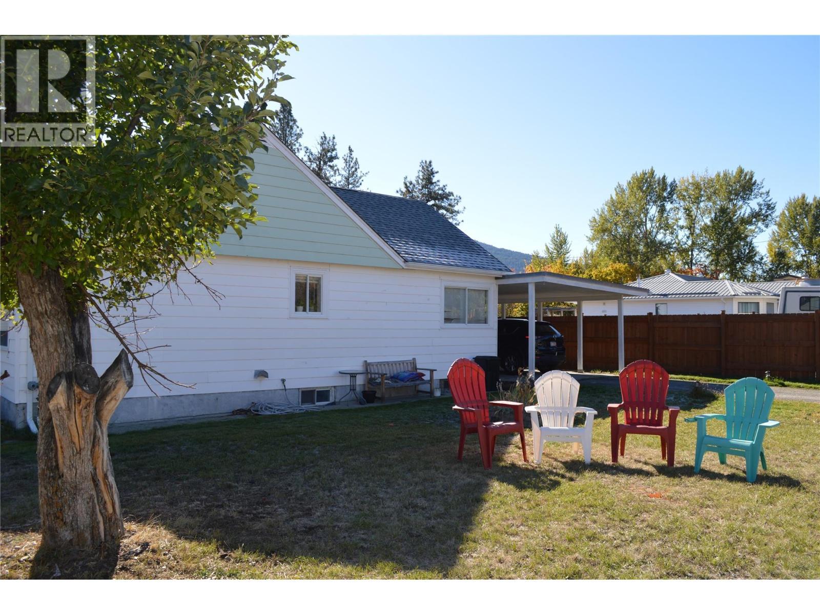 6569 19Th Street, Grand Forks, BC - Outdoor