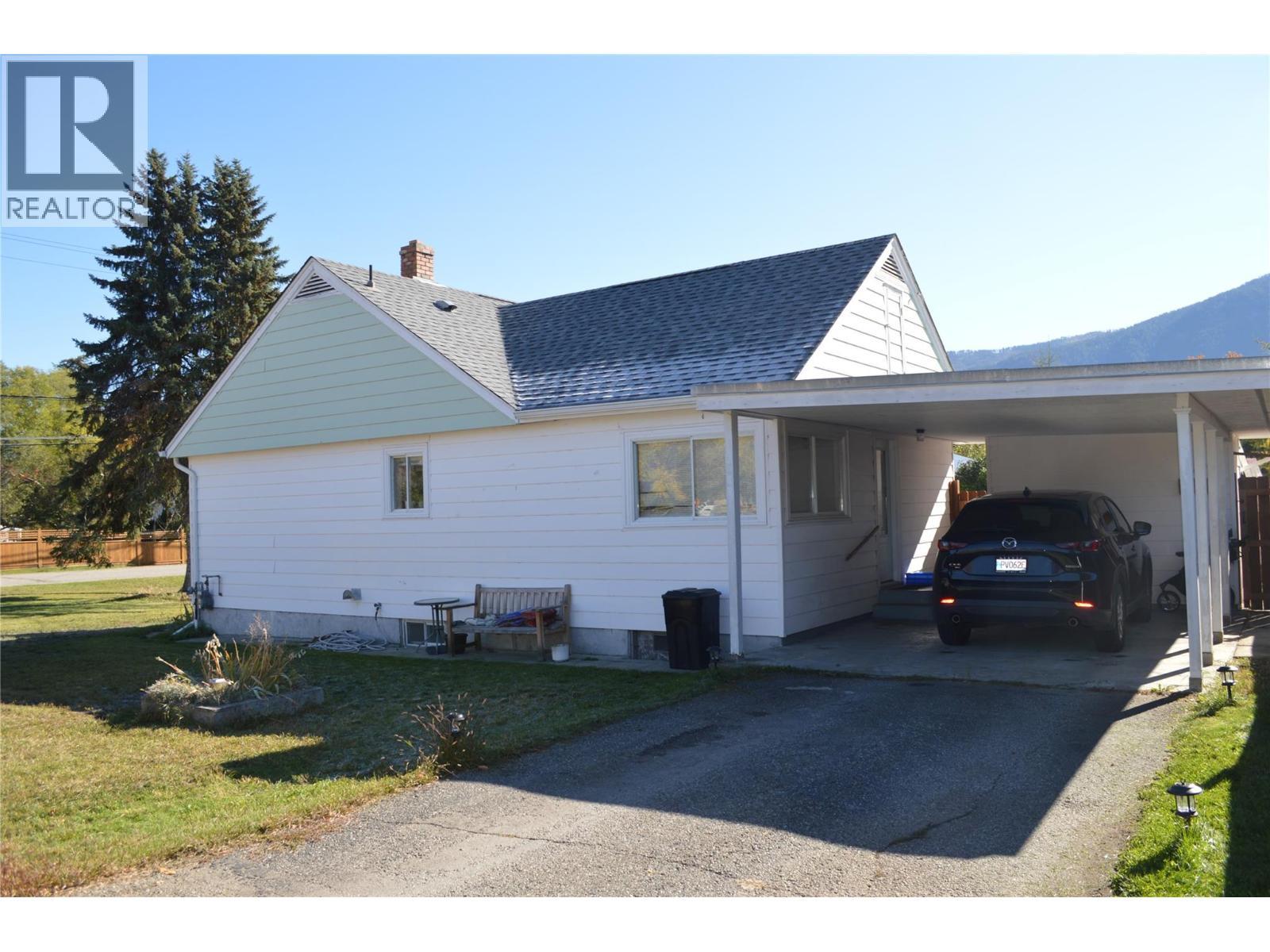 6569 19Th Street, Grand Forks, BC - Outdoor