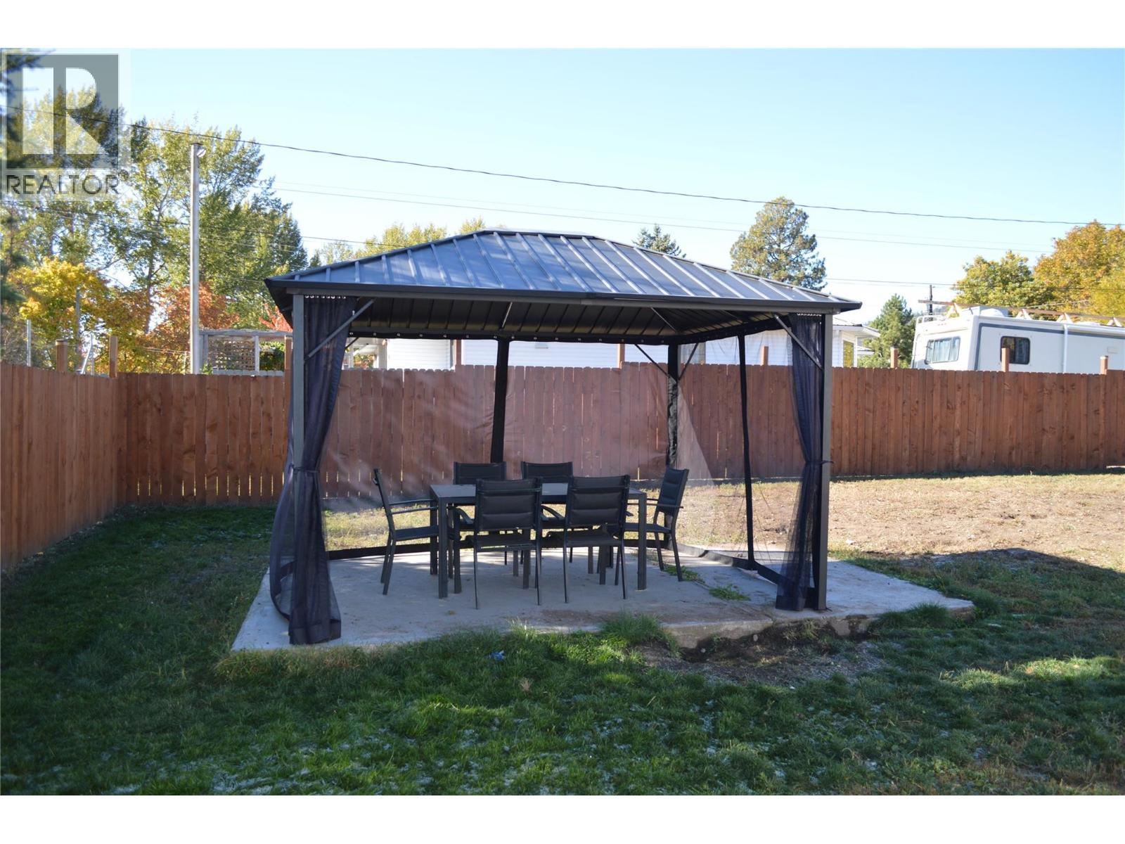 6569 19Th Street, Grand Forks, BC - Outdoor