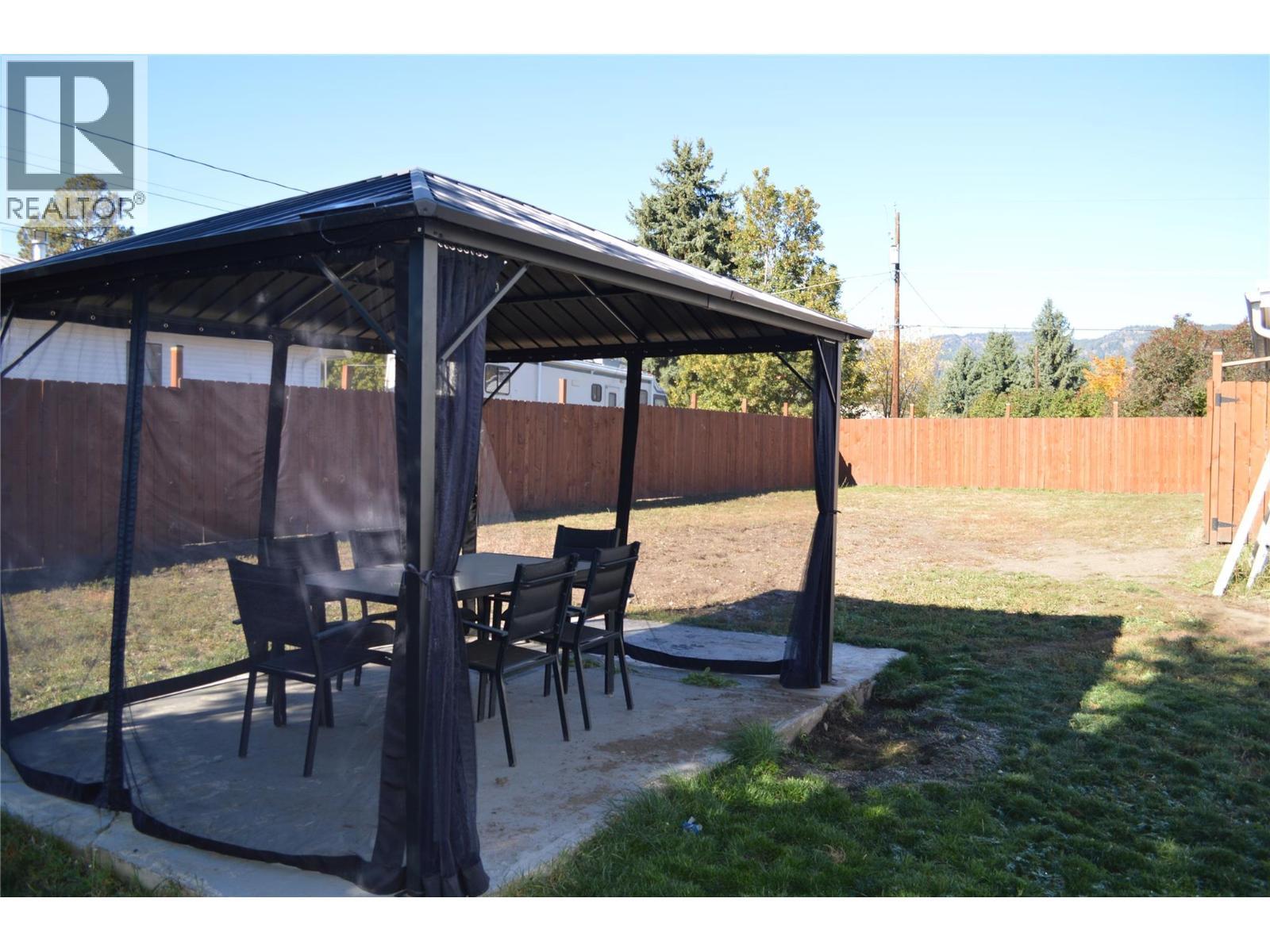 6569 19Th Street, Grand Forks, BC - Outdoor
