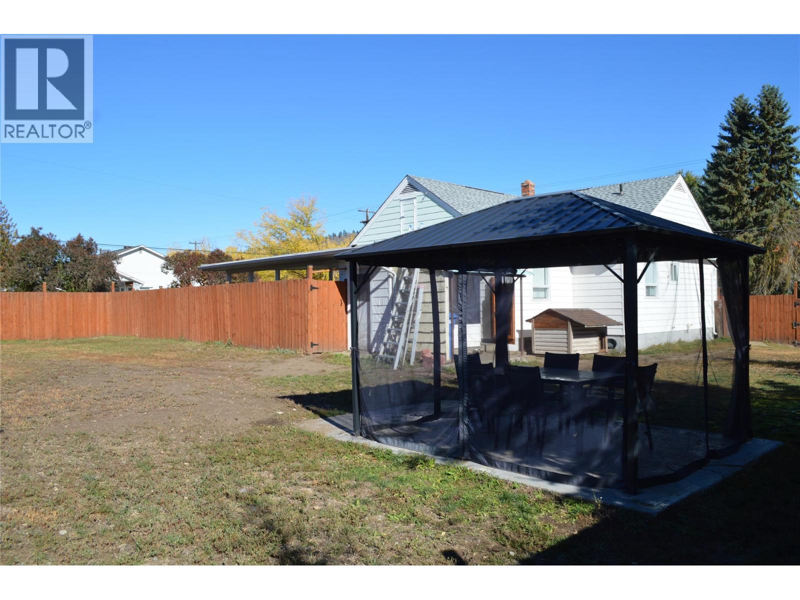 6569 19Th Street, Grand Forks, BC - Outdoor