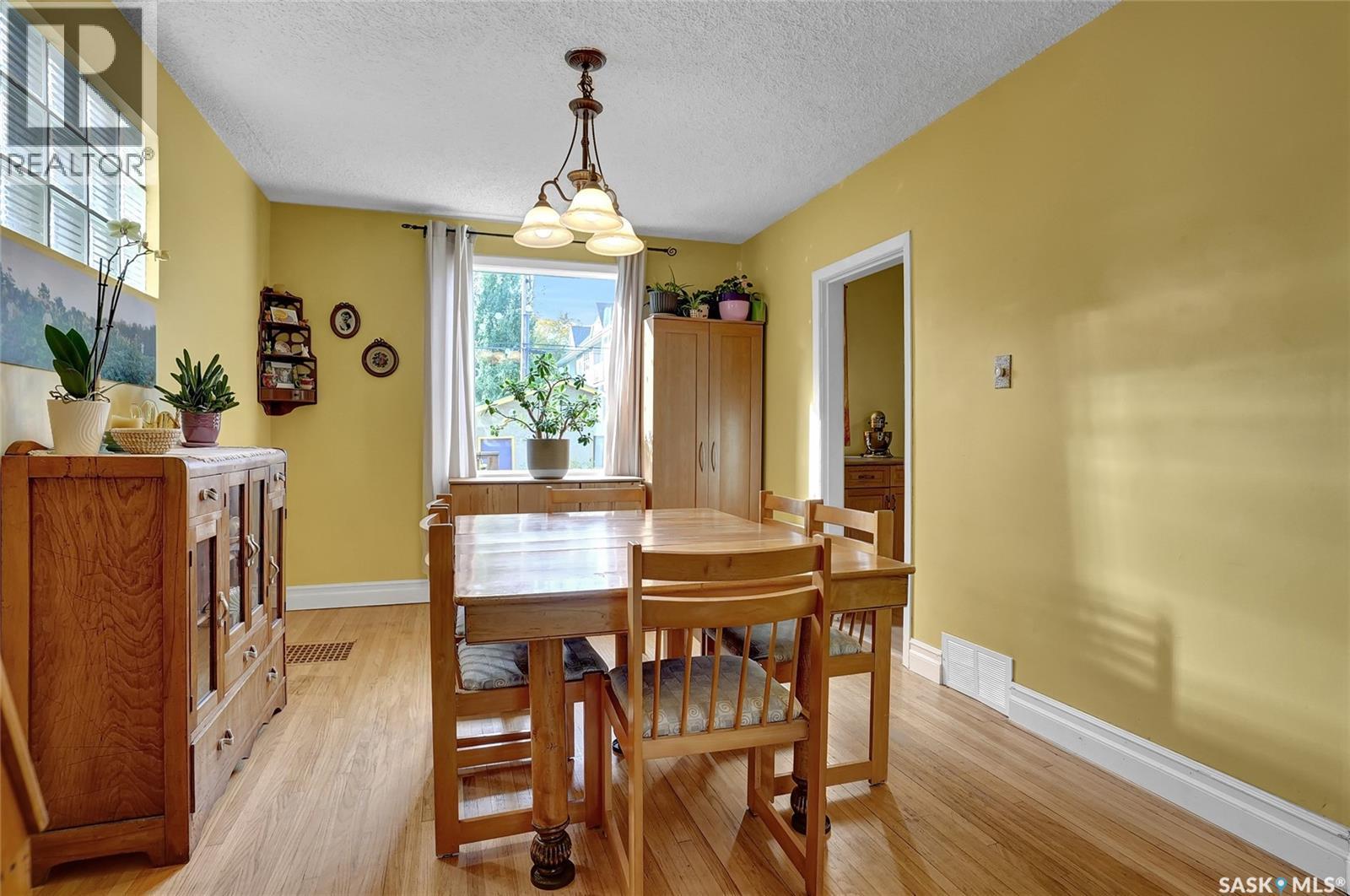 2312 Quebec Street, Regina, SK - Indoor Photo Showing Dining Room