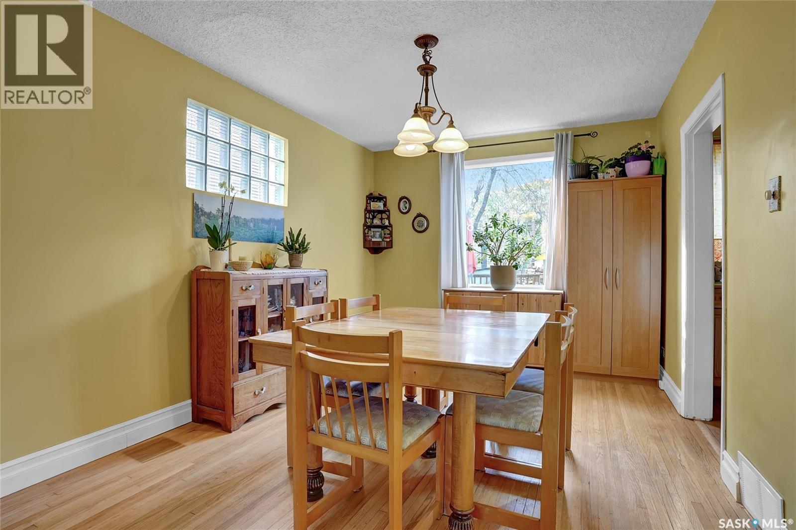 2312 Quebec Street, Regina, SK - Indoor Photo Showing Dining Room