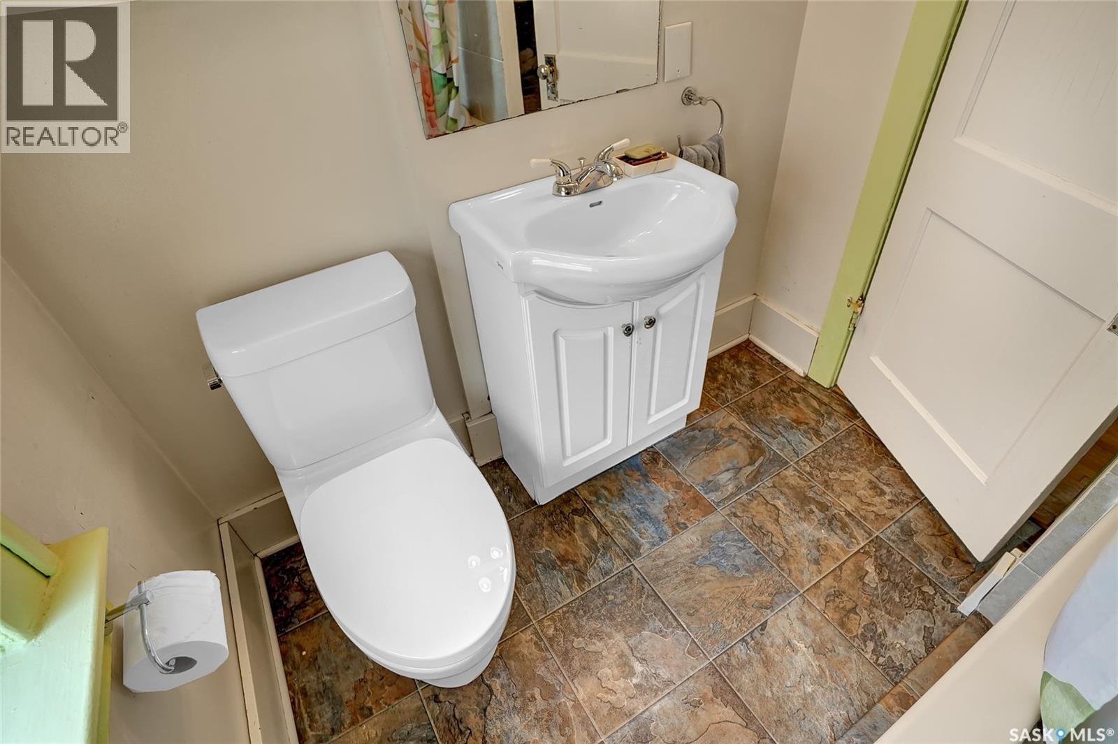 2312 Quebec Street, Regina, SK - Indoor Photo Showing Bathroom